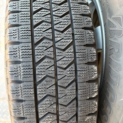 15インチ　（スタッドレスタイヤ）ハイエース4本（LT）の画像