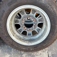 15インチ　（スタッドレスタイヤ）ハイエース4本（LT）の画像