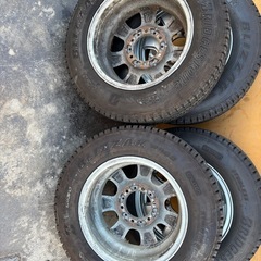 15インチ　（スタッドレスタイヤ）ハイエース4本（LT）の画像