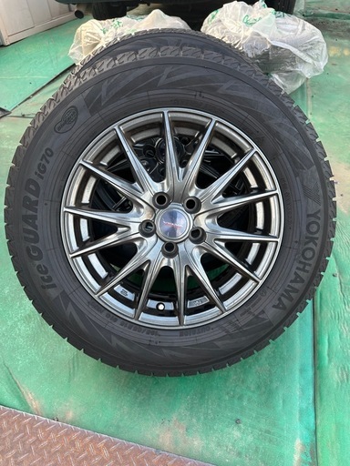 15インチスタッドレス　タイヤホイール　ほぼ新品