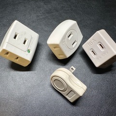 ⑥【三軒茶屋で引き渡し】コンセント変換プラグ・延長アダプター 4個セットの画像
