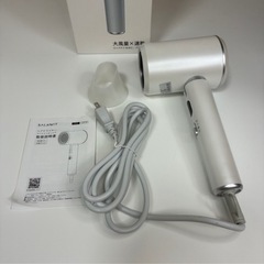 新品⭐️ヘアドライヤー  マイナスイオン3億個　ホワイト　速乾　3つのモード　送風　大風量の画像