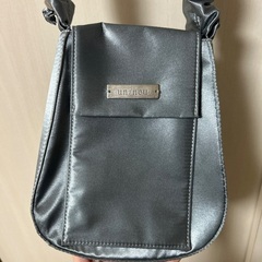 un/neu ギャザーハンドルサテンフラップバッグ　アンノイの画像