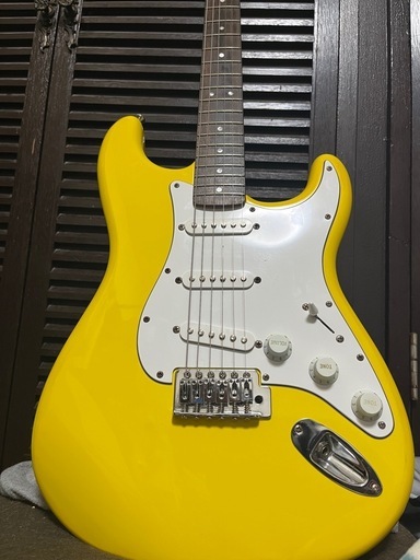 お取引先決定　
squire by Fender affinity series ストラトキャスター　イエロー