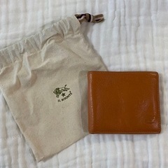 美品イルビゾンテ二つ折り財布の画像