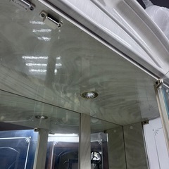 【イタリア家具🇮🇹】照明付きショーケース✨曲げガラスの画像