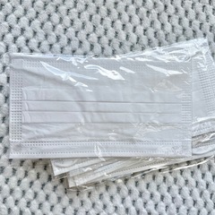 未使用　100枚以上　簡易マスク　普通サイズの画像