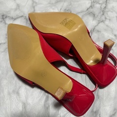 新品！赤パンプスの画像