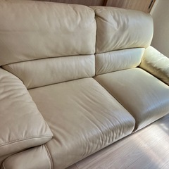 本革三人掛けソファの画像