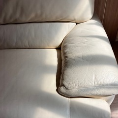 本革三人掛けソファの画像