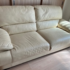 本革三人掛けソファの画像