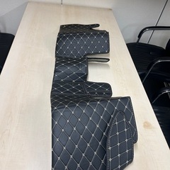 ハイラックス足元の画像