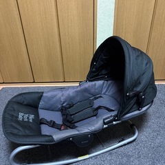 ベビーベッドの画像