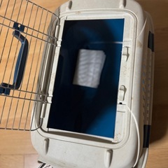 小型犬猫用キャリーケースの画像