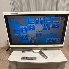 SHARP AQUOS 2010製 32型 ホワイト　の画像