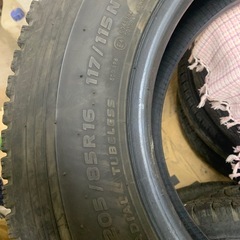 TOYOスタッドレスタイヤ205/85R16 6本の画像