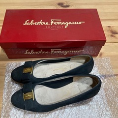 Salvatore Ferragamo(サルバトーレフェラガモ )リボンパンプス ブラックの画像