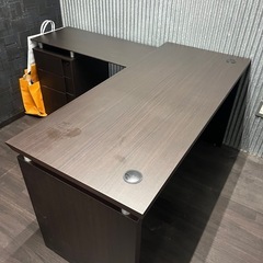 L型デスク
の画像