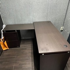 L型デスク
の画像