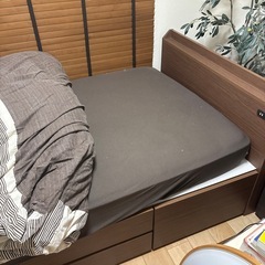 収納付きセミダブルベッドフレームの画像