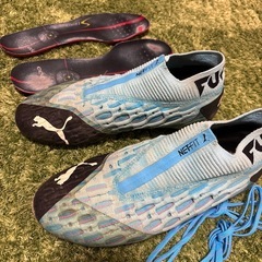 サッカースパイク　プーマの画像