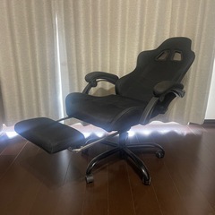 中古品 フルフラットバケットレーシングチェアー リクライニング・フットレストの画像
