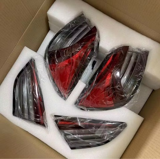 マセラティクアトロポルテS,GTS,SQ4　後期型社外LEDテールランプ