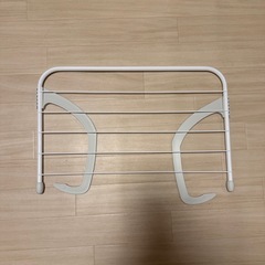新品　3coins 壁掛けラックの画像