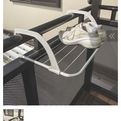 新品　3coins 壁掛けラックの画像