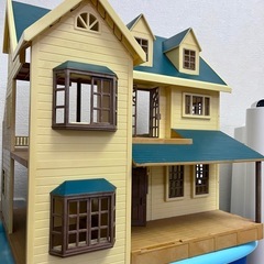 シルバニアファミリー 3階建ての家大きなお家 人形 小物 家具付きの画像