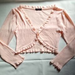 BARONNE 淡いピンク ニットボレロカーディガン フリル 長袖 サイズMの画像