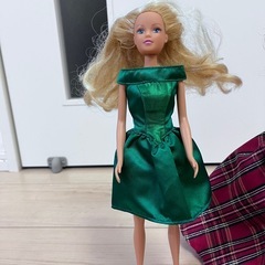 お人形2体セット ドレス付きの画像