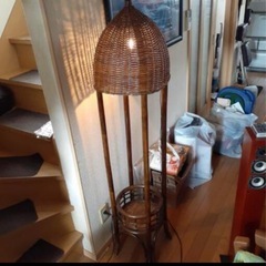 木製 籐 ランプ 間接照明の画像
