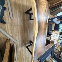 天然木ダイニングテーブルの画像