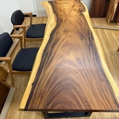 天然木ダイニングテーブルの画像