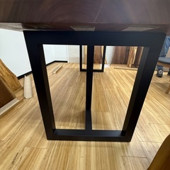 天然木ダイニングテーブルの画像