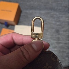 ルイヴィトン　イヤフォンケース　モノグラムの画像