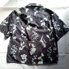 Fashion 黒×ミントグリーン 花柄 アロハ 半袖 サイズ不明の画像