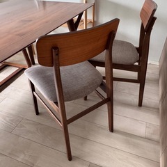 ニトリ ダイニングテーブルセット 椅子+無印良品ベンチの画像