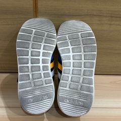 adidas　21㎝の画像