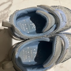 シナモン　スニーカーの画像