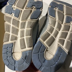 シナモン　スニーカーの画像