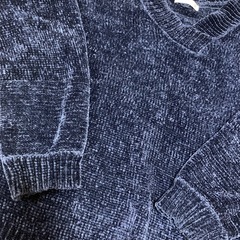 Vネックニット　Mサイズの画像