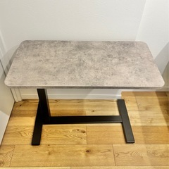 美品✨昇降式 サイドテーブルの画像