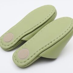 【新品未使用】[TOKYO SLIPPER] 子供用 ビニールスリッパ 吊り込み【5足セット】【キッズ 子ども ジュニア用】 抗菌加工済み 水拭き可 かわいい 子供用スリッパ 滑り止め付き 幼稚園 室内履き 自宅用 業務用 (前閉じ ライトグリーン)の画像