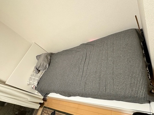 IKEAのシングルベッドとマットレス 安い IKEAのシングルベッドと