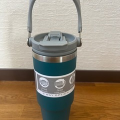 ステンレスタンブラー　890ml　緑　グリーン　大容量　ストロー付きの画像