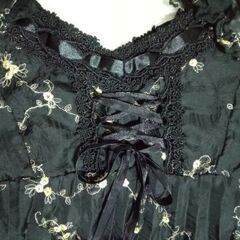 レースアップ プリーツチュニック 黒×金 花柄 リボン レース フリル メッシュの画像