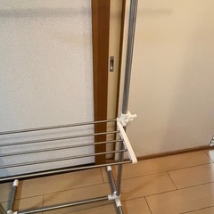 ハンガーラックの画像