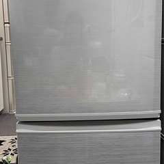 SHARP冷蔵庫の画像